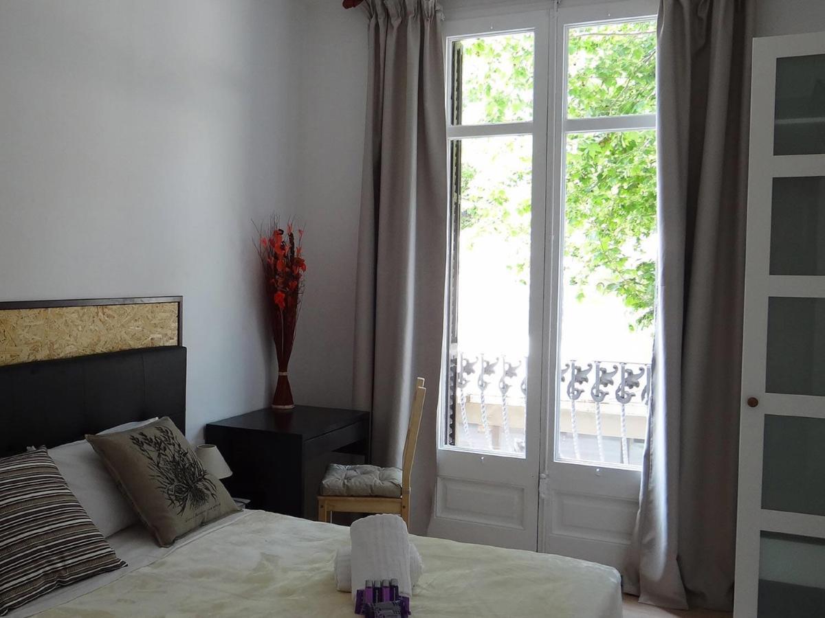 ברצלונה Hostal Balkonis מראה חיצוני תמונה