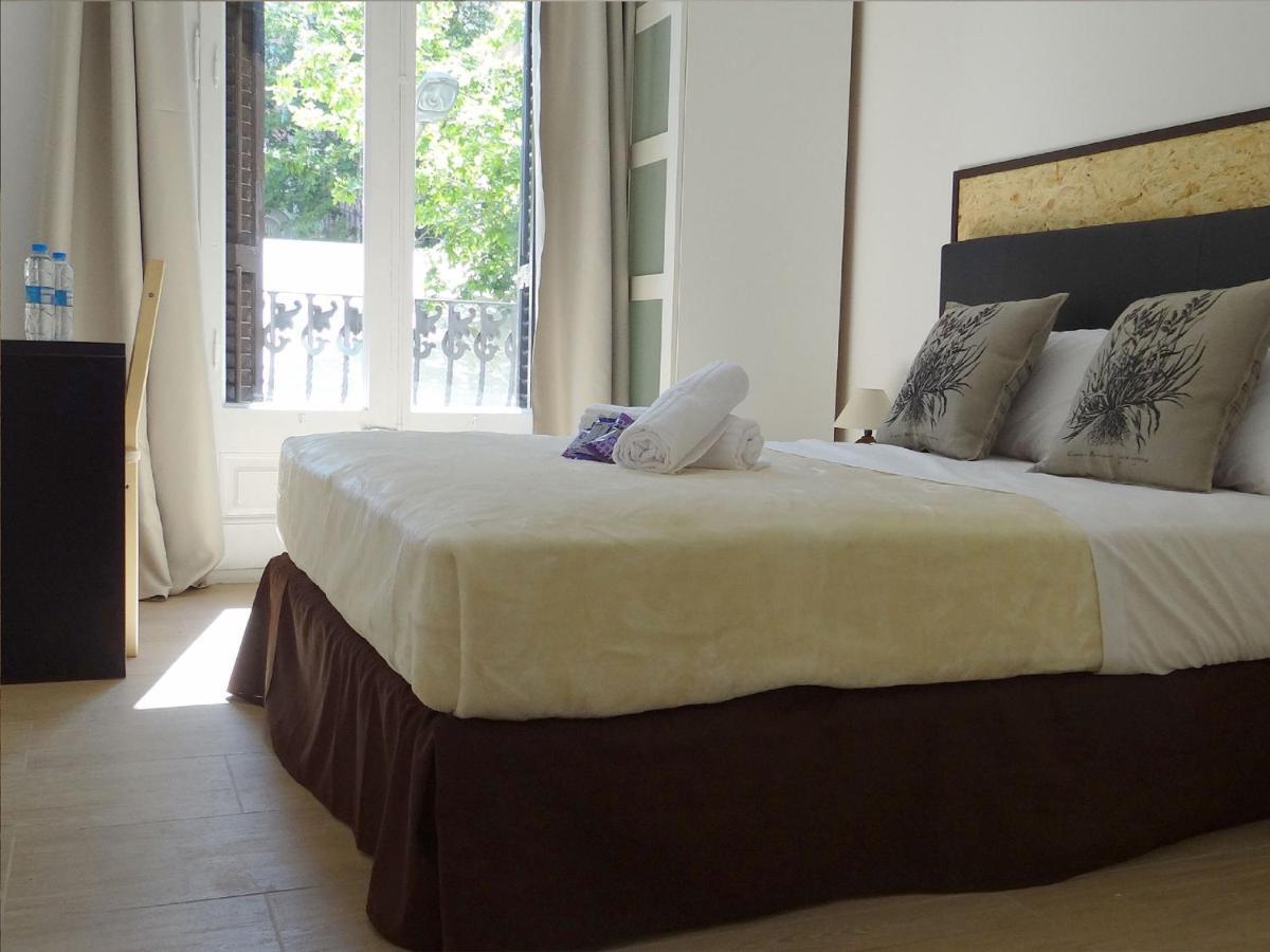 ברצלונה Hostal Balkonis מראה חיצוני תמונה