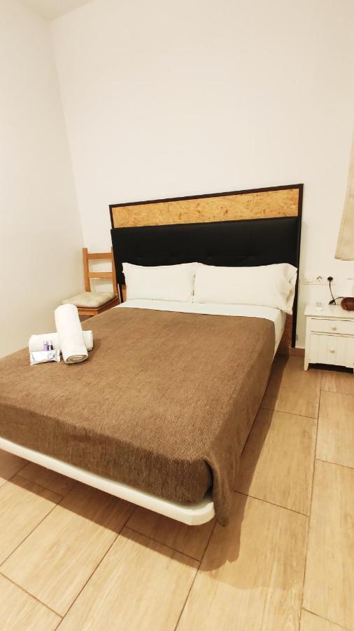 ברצלונה Hostal Balkonis מראה חיצוני תמונה