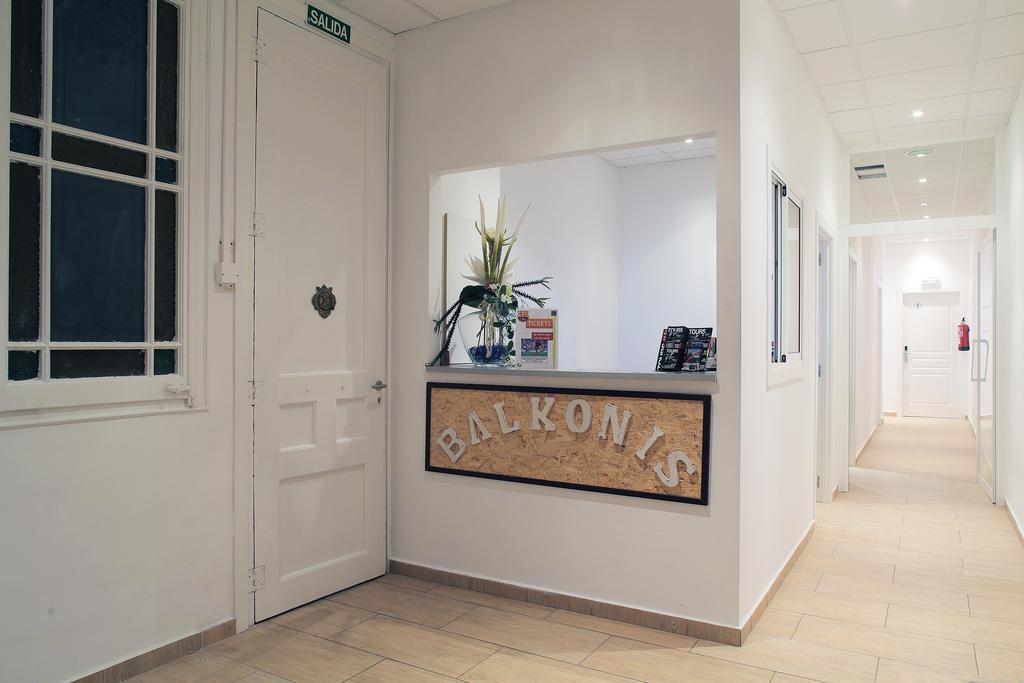 ברצלונה Hostal Balkonis מראה חיצוני תמונה