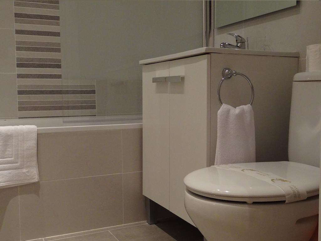 ברצלונה Hostal Balkonis מראה חיצוני תמונה