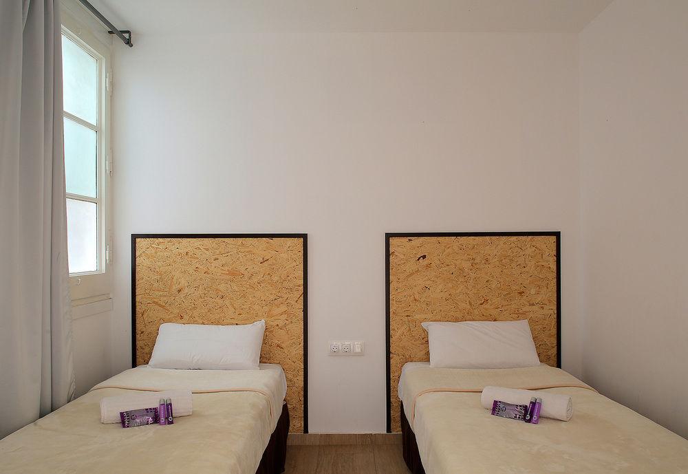 ברצלונה Hostal Balkonis מראה חיצוני תמונה