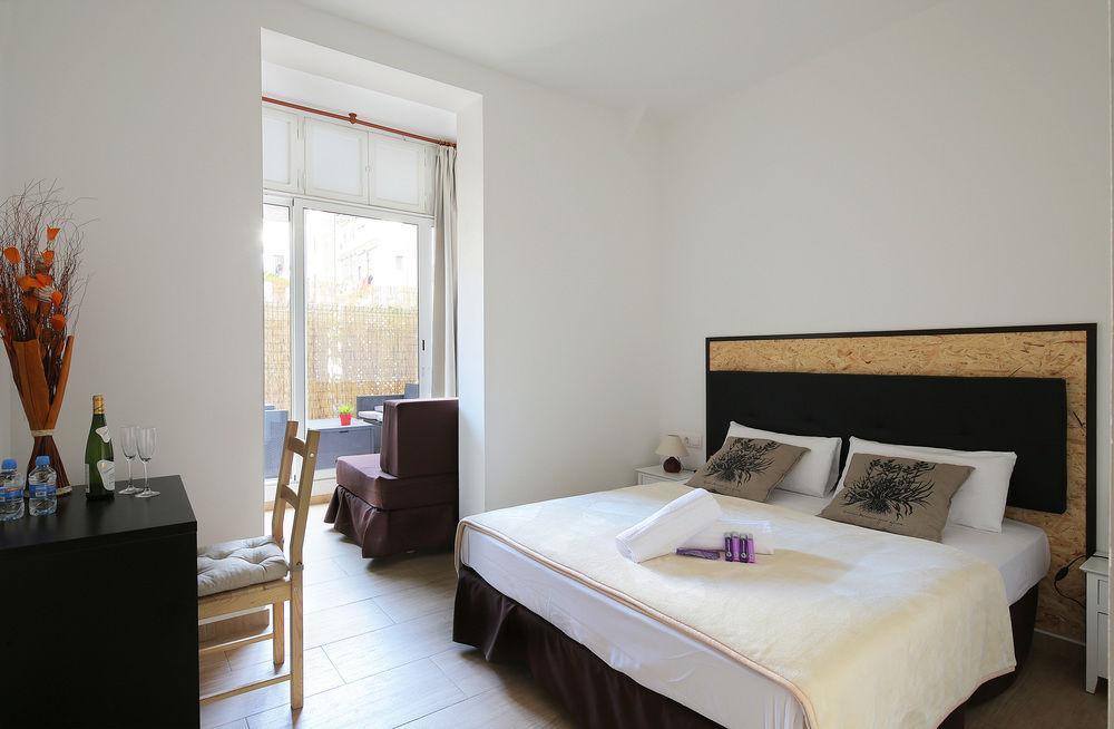 ברצלונה Hostal Balkonis מראה חיצוני תמונה