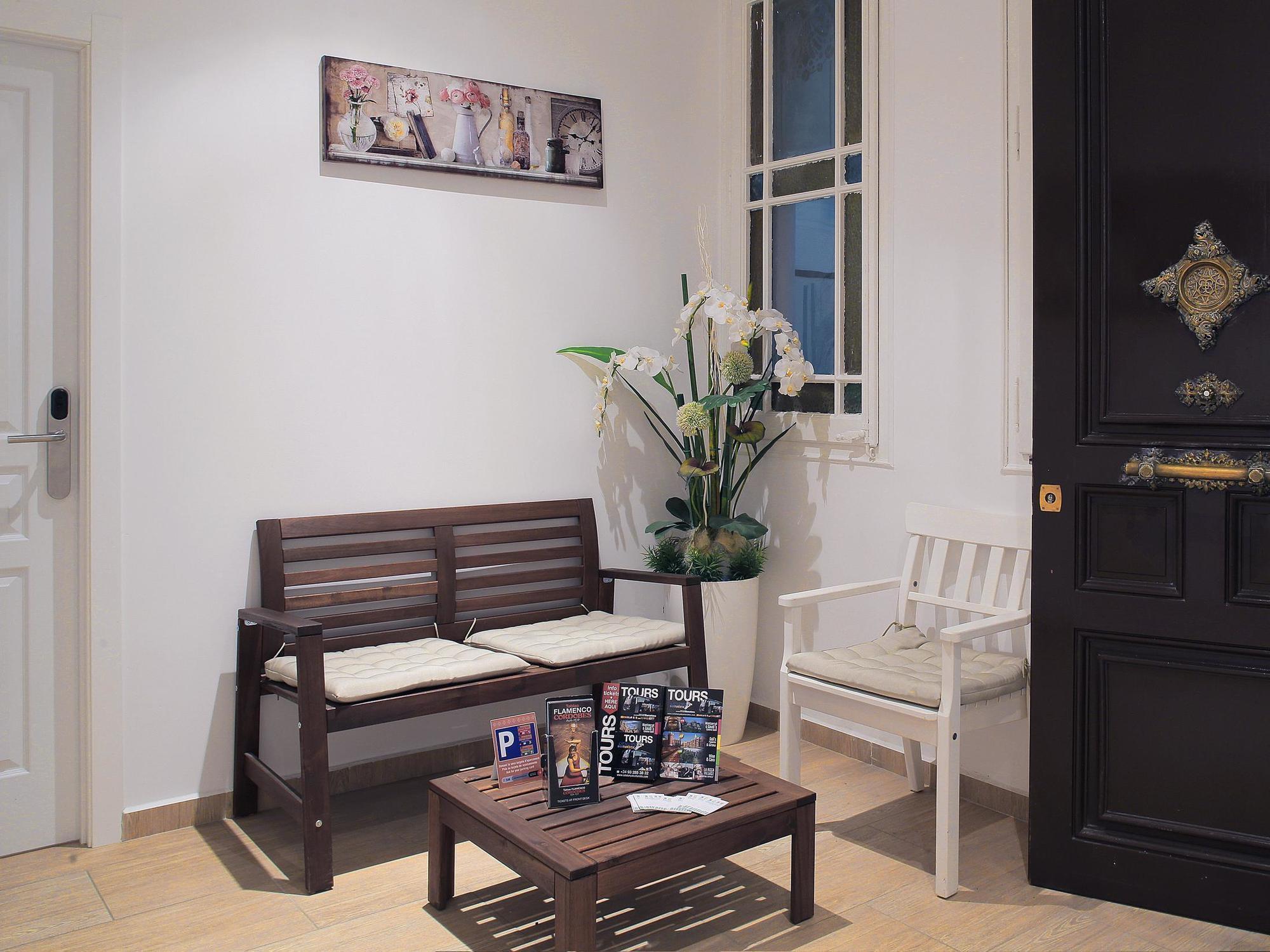 ברצלונה Hostal Balkonis מראה חיצוני תמונה